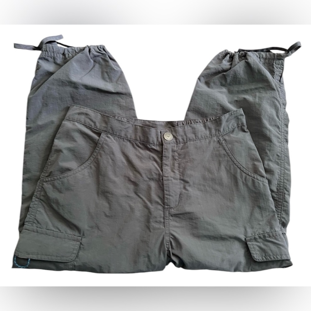 White Sierra Charcoal Nylon Cargo Capri Pants, Size S